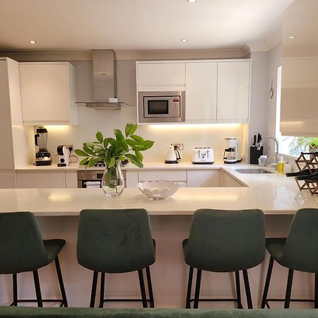 לונדון Three Bedroom Apartment By Beautiful Park מראה חיצוני תמונה