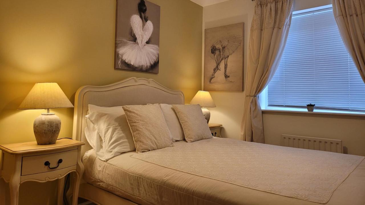 לונדון Three Bedroom Apartment By Beautiful Park מראה חיצוני תמונה