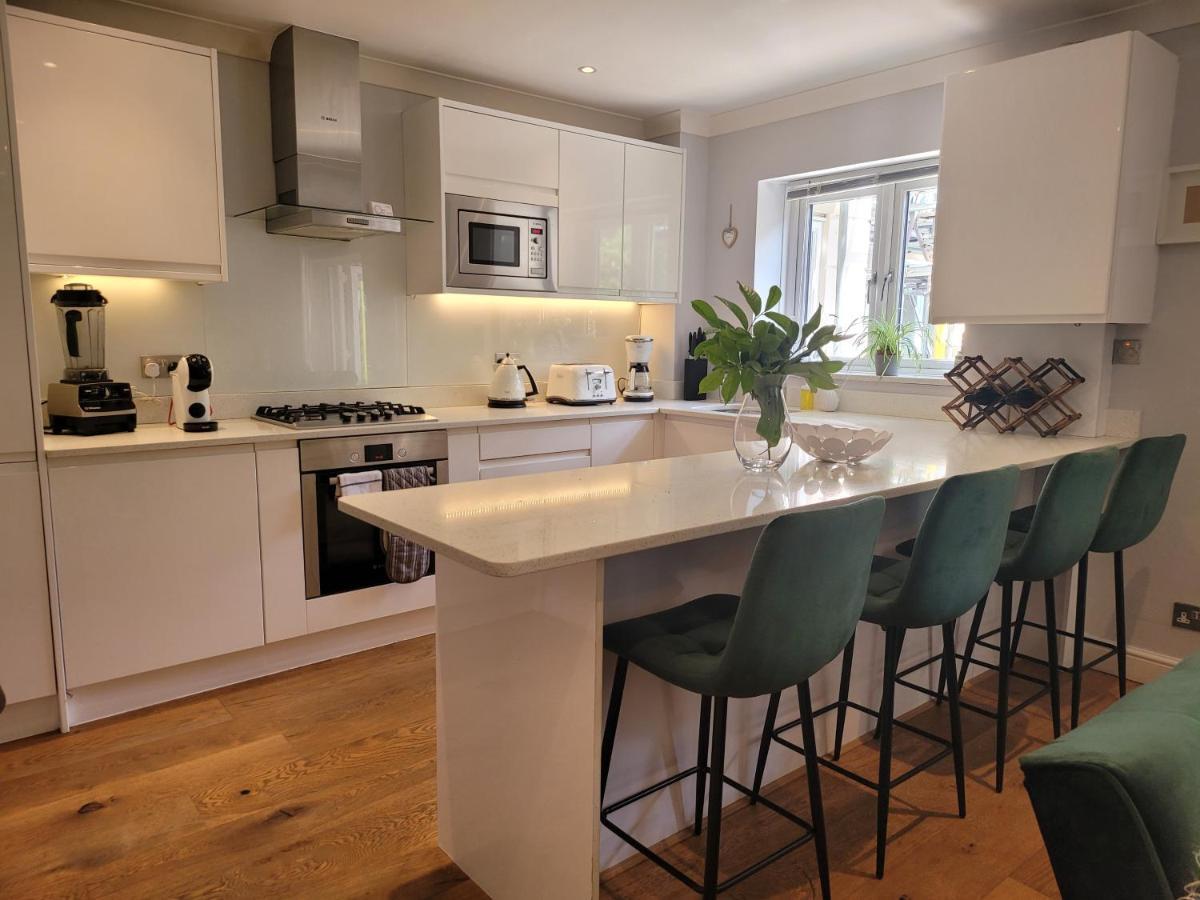 לונדון Three Bedroom Apartment By Beautiful Park מראה חיצוני תמונה