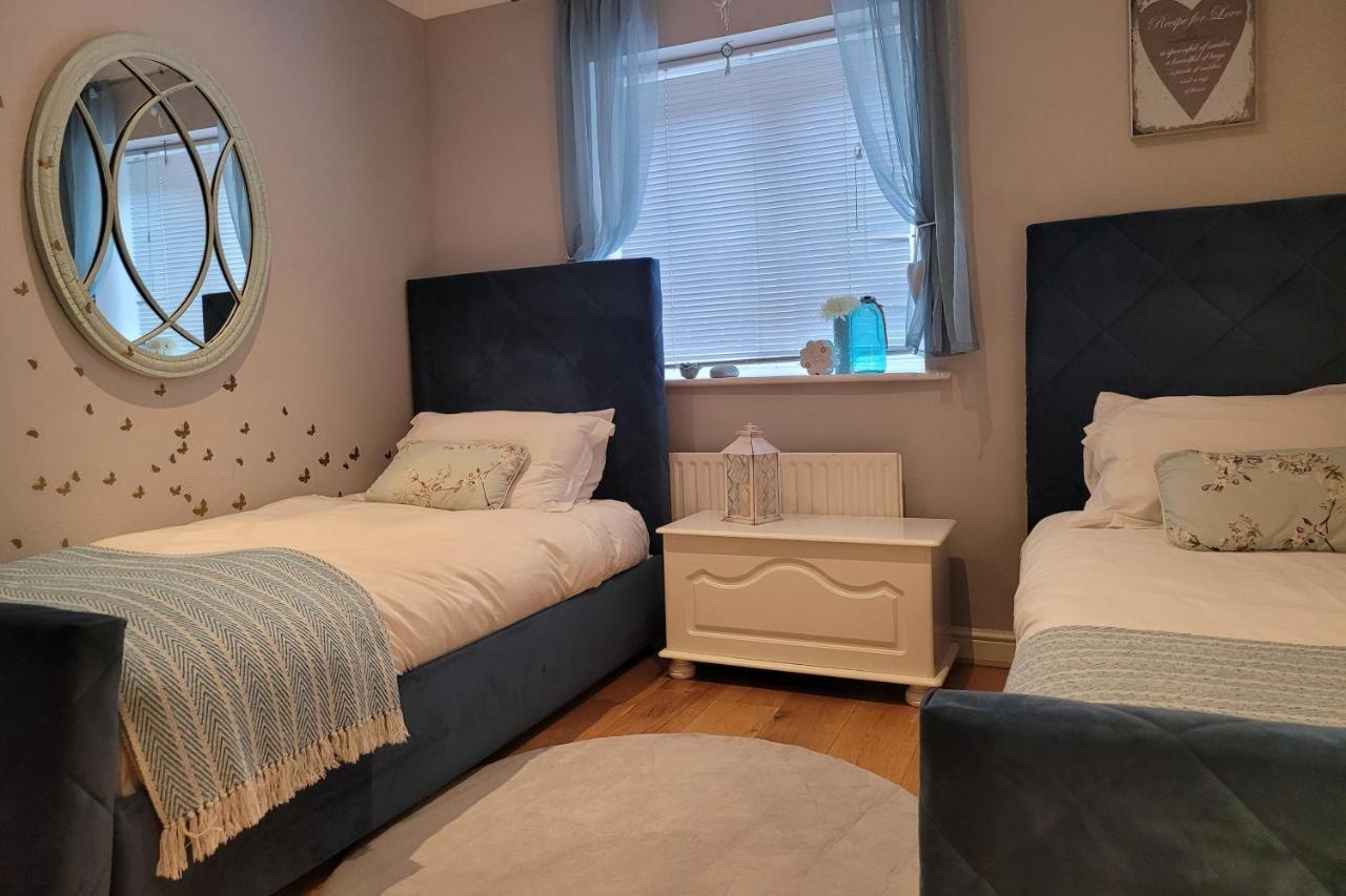 לונדון Three Bedroom Apartment By Beautiful Park מראה חיצוני תמונה