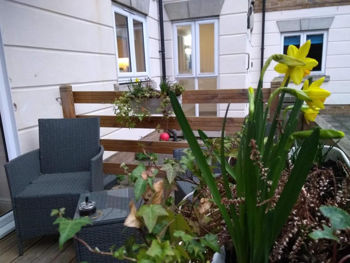 לונדון Three Bedroom Apartment By Beautiful Park מראה חיצוני תמונה