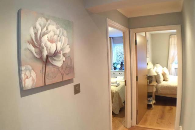 לונדון Three Bedroom Apartment By Beautiful Park מראה חיצוני תמונה
