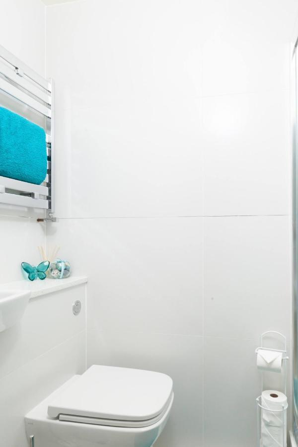 לונדון Three Bedroom Apartment By Beautiful Park מראה חיצוני תמונה
