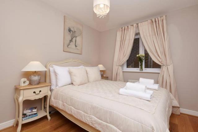 לונדון Three Bedroom Apartment By Beautiful Park מראה חיצוני תמונה