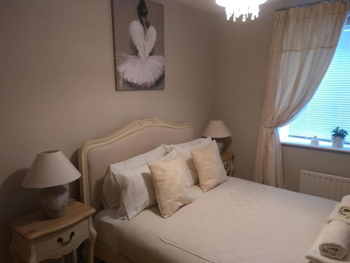 לונדון Three Bedroom Apartment By Beautiful Park מראה חיצוני תמונה