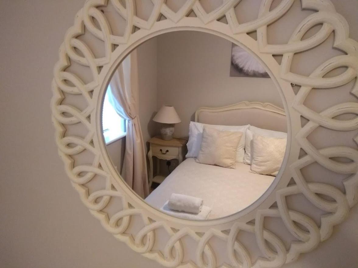 לונדון Three Bedroom Apartment By Beautiful Park מראה חיצוני תמונה
