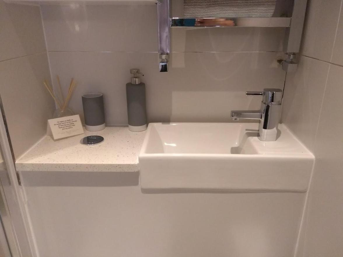 לונדון Three Bedroom Apartment By Beautiful Park מראה חיצוני תמונה